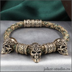 КОНХОБАР БРАСЛЕТ с ЧЕРЕПАМИ И КЕЛЬТСКИМИ ШАРМАМИ НА КАМУФЛЯЖНОМ ШНУРЕ